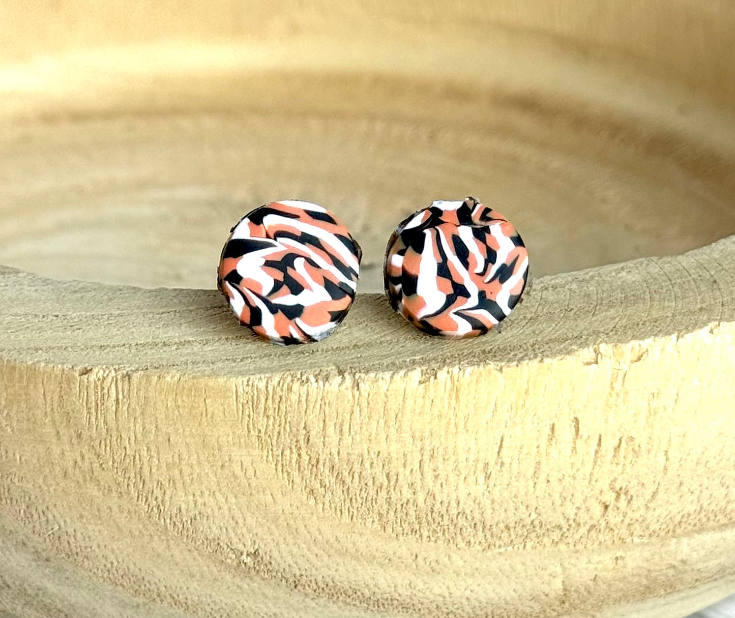 Team color studs