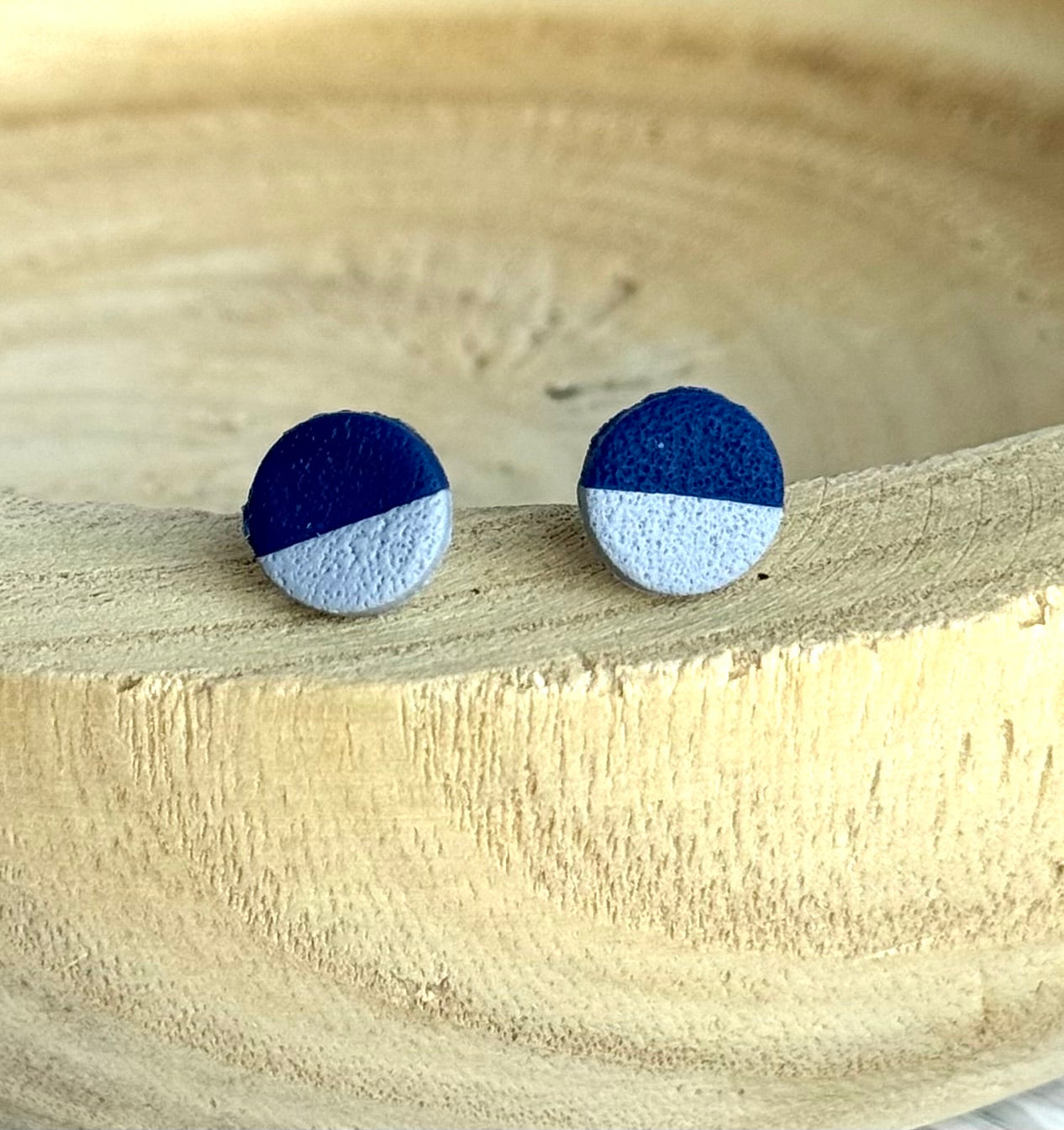 Team color studs