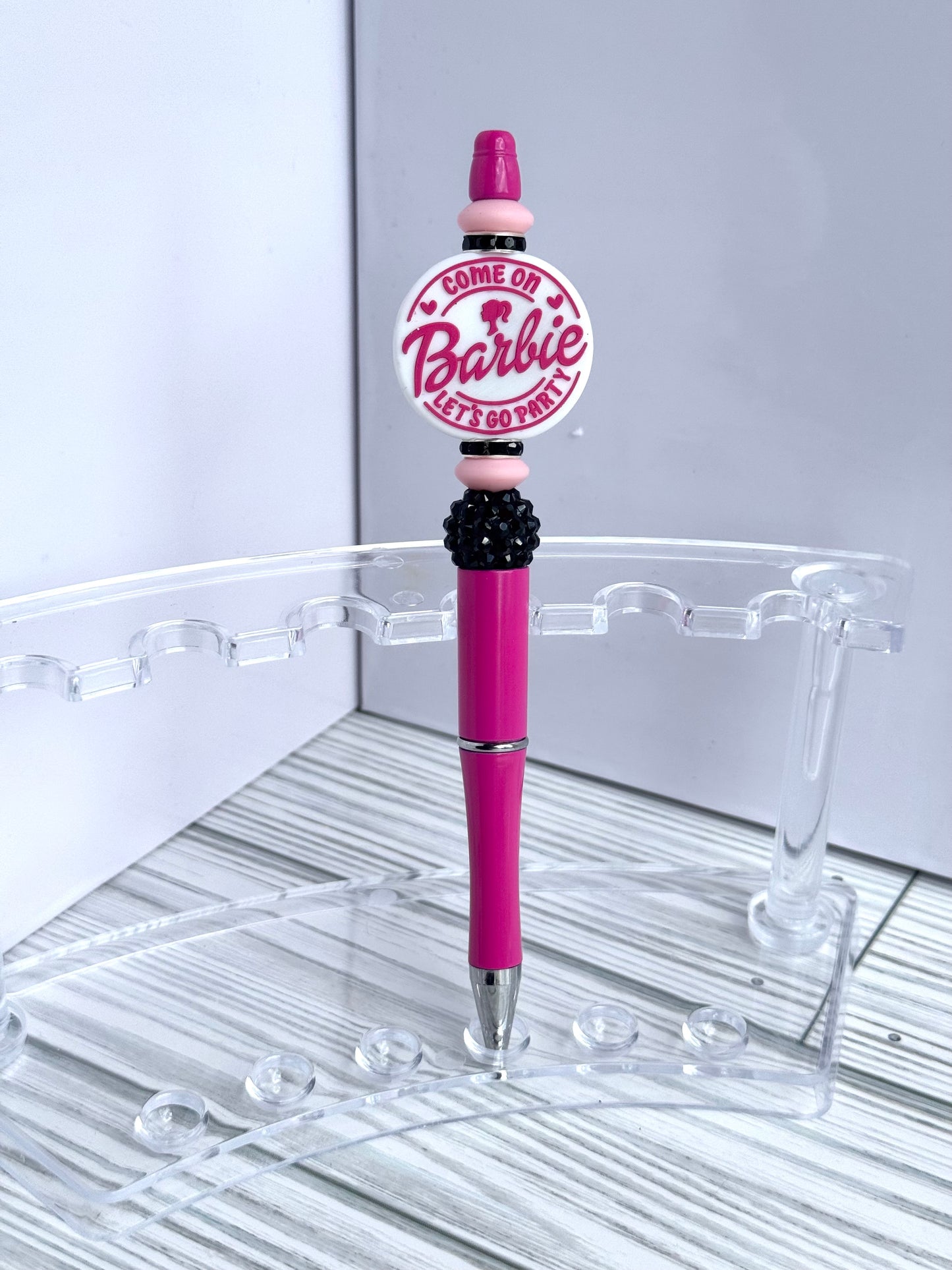Character focal pens