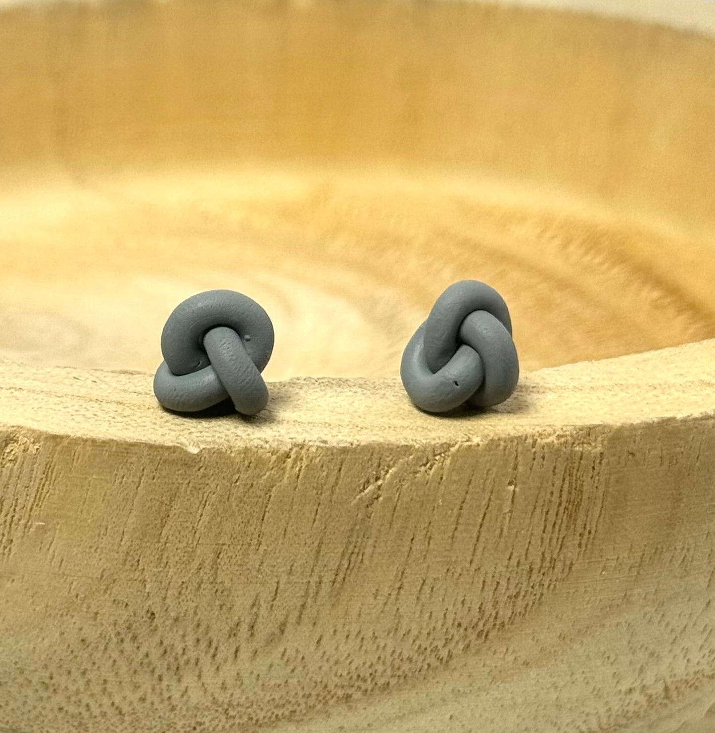 Knotted Studs